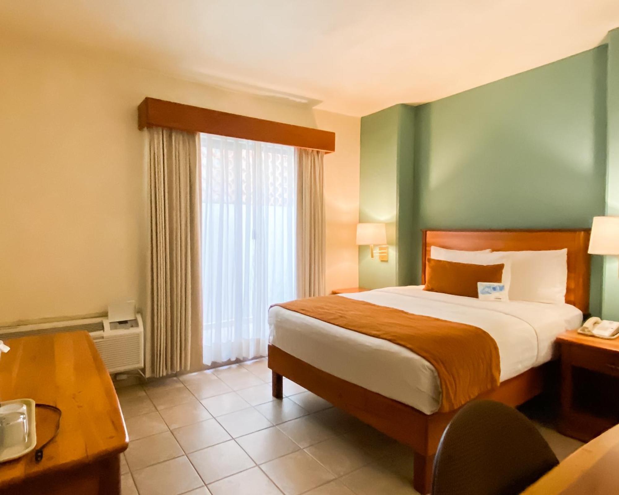 Comfort Inn Тампико Экстерьер фото