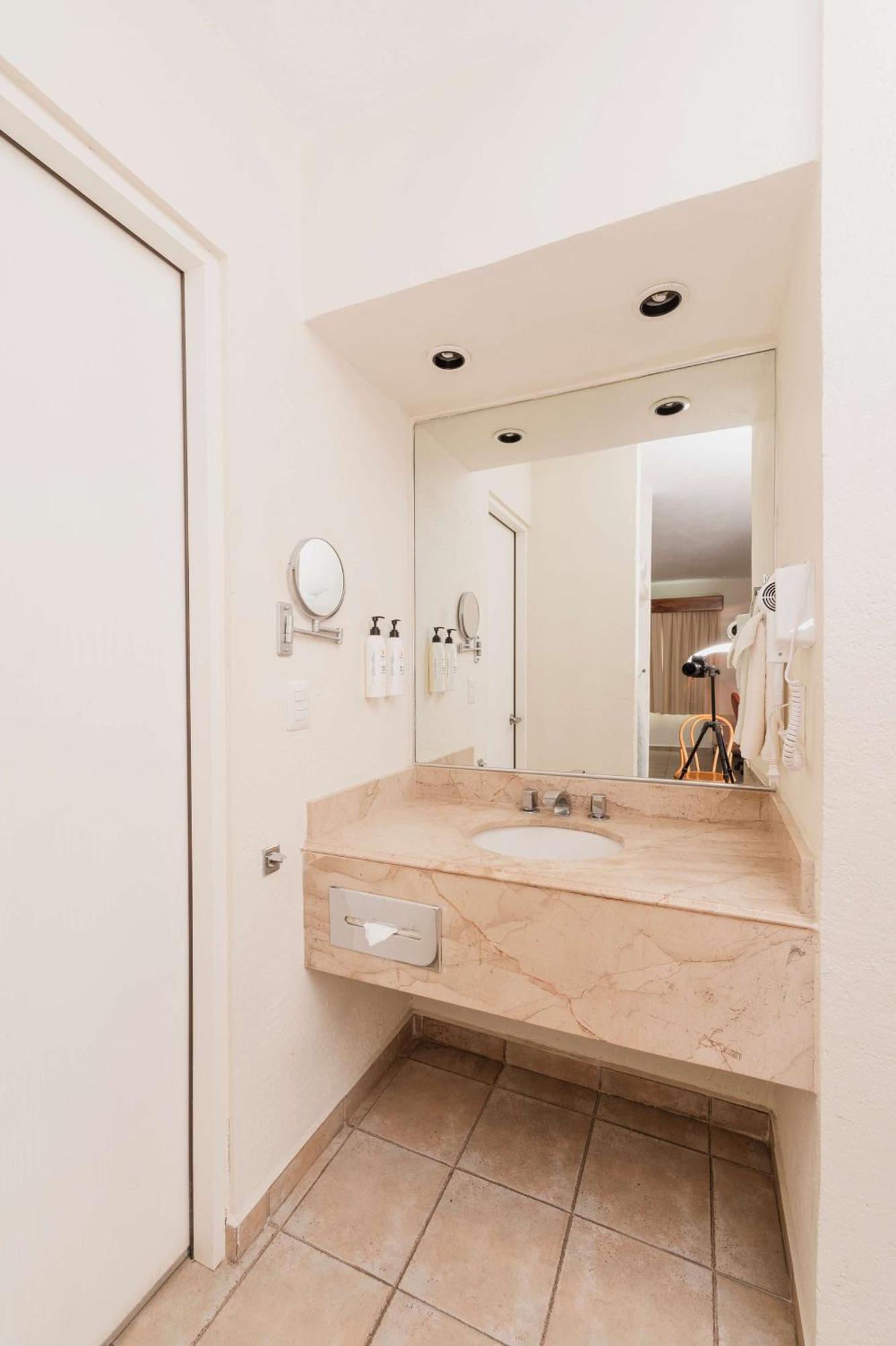 Comfort Inn Тампико Экстерьер фото